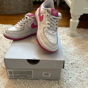 Great condition Nike Force 1 sneakers